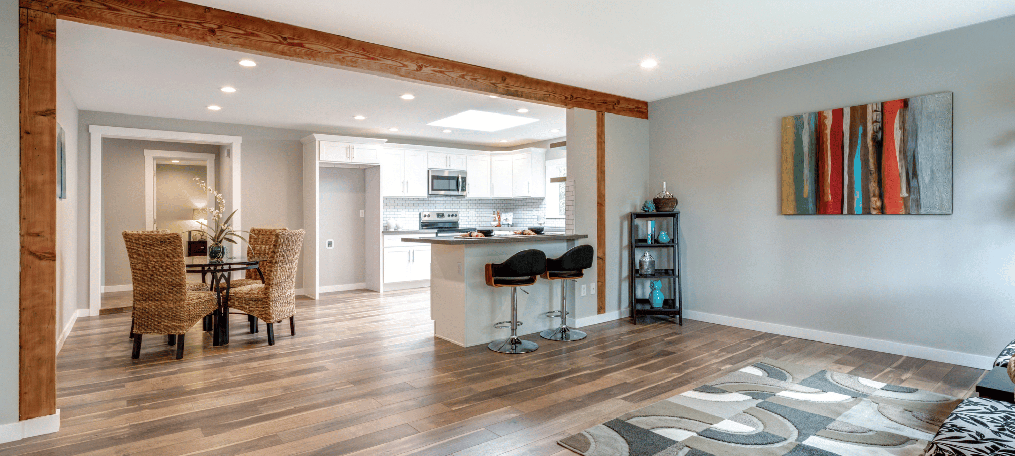 Ce tip de pardoseală alegem pentru bucătăriile și living-urile open space? 10 idei utile